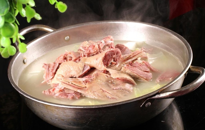 农家咸鹅白菜锅图片