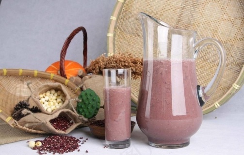 鲜榨红豆汁图片