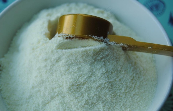 奶粉牛奶婴儿奶粉中老年奶图片