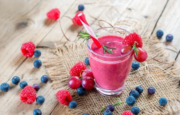 葡萄蓝莓冰沙果汁图片