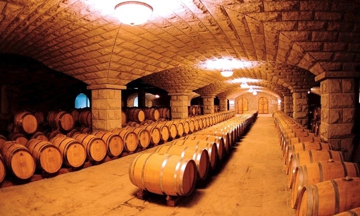 本素材作品名称为葡萄酒庄图片,素材编号是1946390