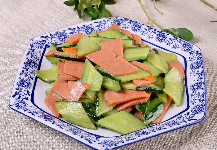 黄瓜炒火腿肠图片