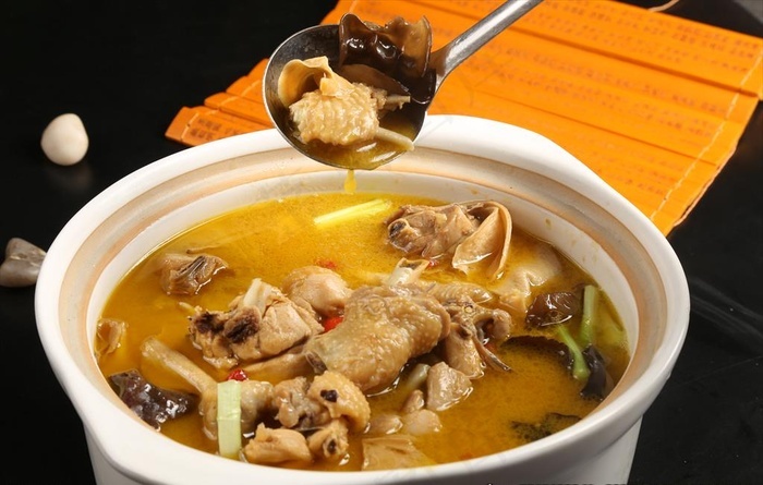 滋补土鸡汤图片