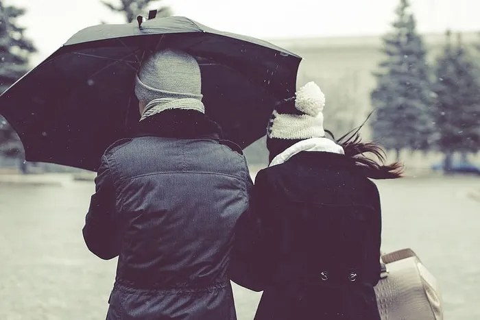 男人，女人，黑人，雨伞，雨，天气，季节，寒冷