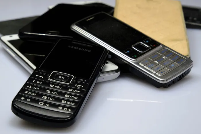 黑色，三星candybar手机，手机，手机，智能手机，通信，联系人，屏幕