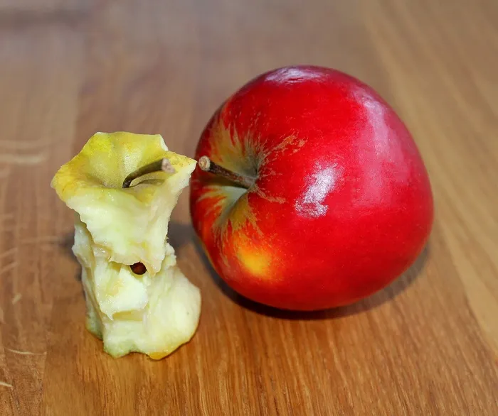 苹果，吃过的苹果，苹果，水果，健康，食物，水果，味道
