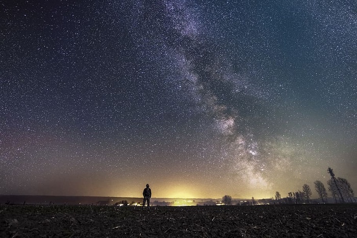人海边白色星星夜晚星星近夜晚