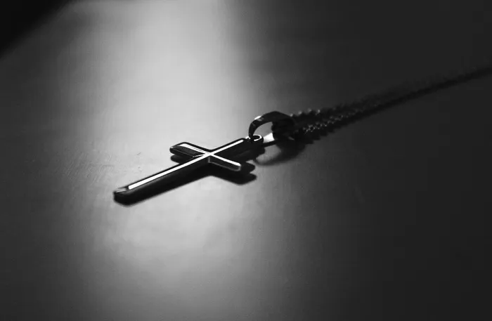 十字架、银色、吊坠、项链、项链、黑白、浅色、深色