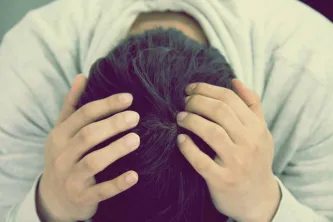 男人,穿着,白色,长袖,衬衫,焦虑,情绪,苦恼