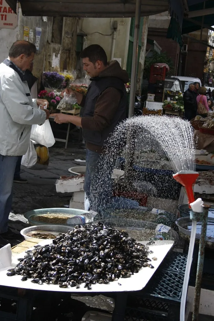 市场，贻贝，意大利，食品，洒水器，海鲜，食品和饮料，男人