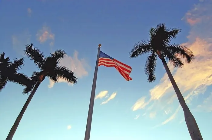 国旗，美国，棕榈，旗杆，旗杆，日落，天空，蓝色