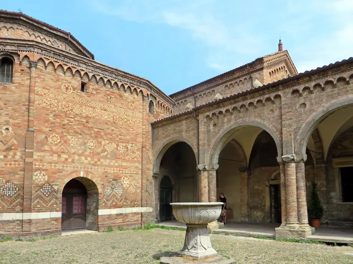 意大利，博洛尼亚，修道院，圣斯特法诺，砖，回廊，建筑，拱门