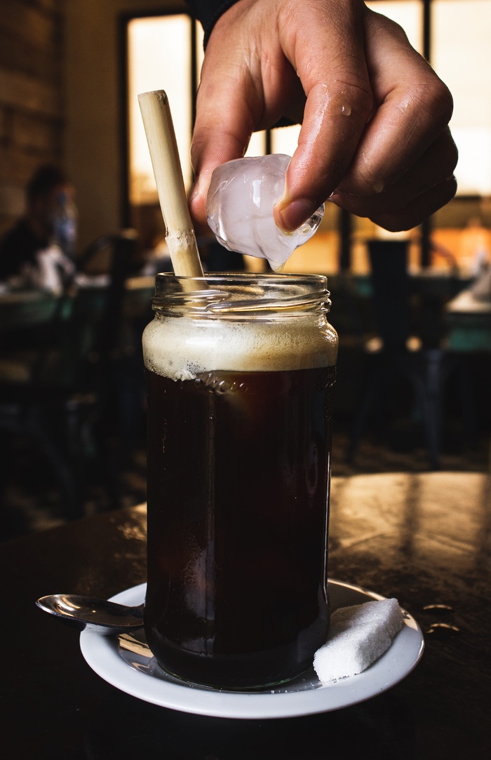 人人饮料饮料玻璃酒精啤酒拿铁