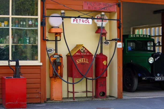 特写摄影，加油站，老式加油站，加油站，燃料，汽油，石油