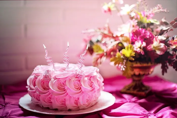 粉红花蛋糕