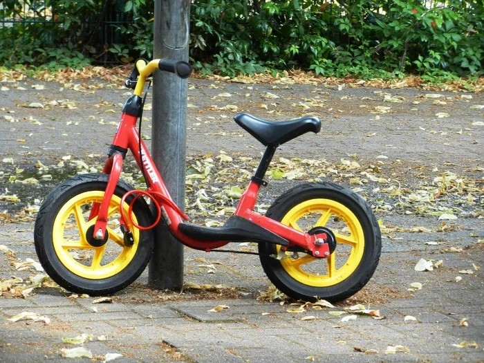 红色，黑色，平衡自行车，自行车，摩托车，儿童，车轮，自行车