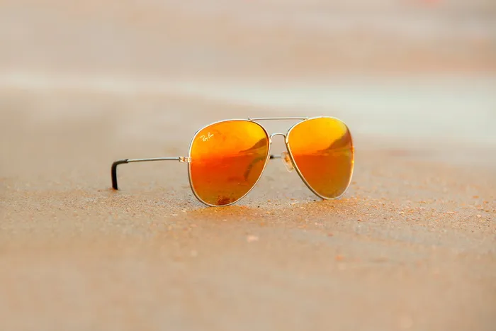 灰色、镶框、防射线、橙色、闪光镜头飞行员太阳镜、棕色、沙子、射线