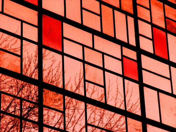 红橙玻璃窗