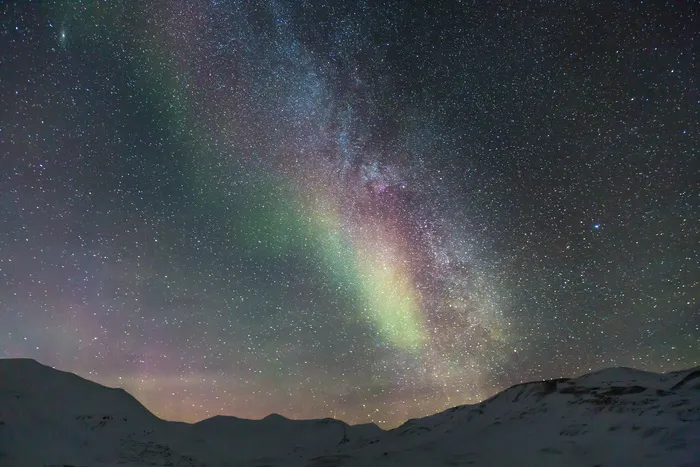 北极光，银河系，北极光，极光，北极，雪，朗伊尔拜恩，光现象