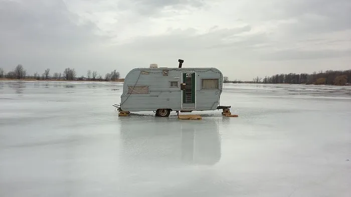 冰上钓鱼，冰上钓鱼小屋，冰上钓鱼，雪，小屋，冬天，房子
