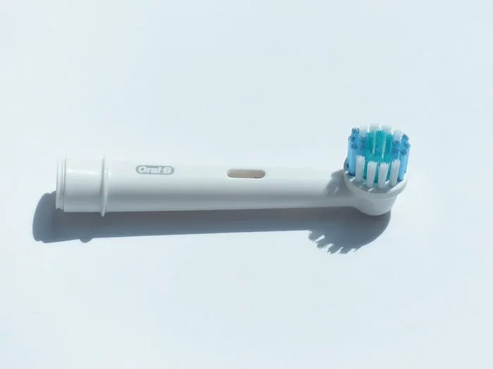 白色欧乐b牙刷，牙刷，牙齿护理，牙科，卫生，身体护理，祝福你，护理