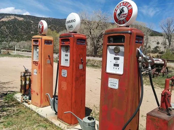 三，橙色，加油站，加油站，加油泵，汽油，复古，复古