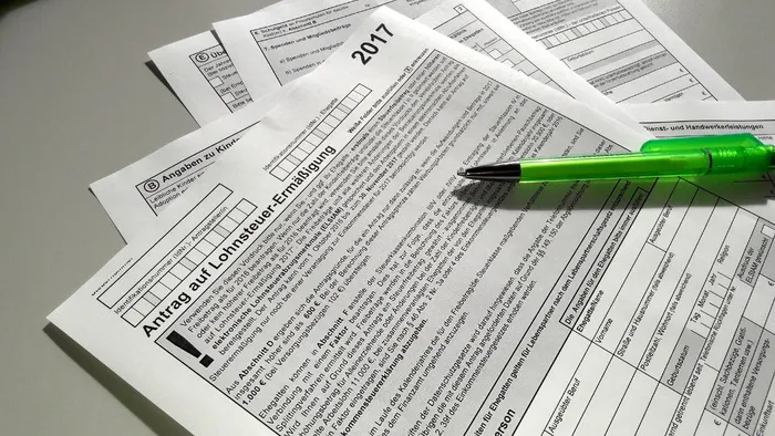 纸笔、表格、纳税申报表、附加费用、文件、税务表格、1040税务表格、表格