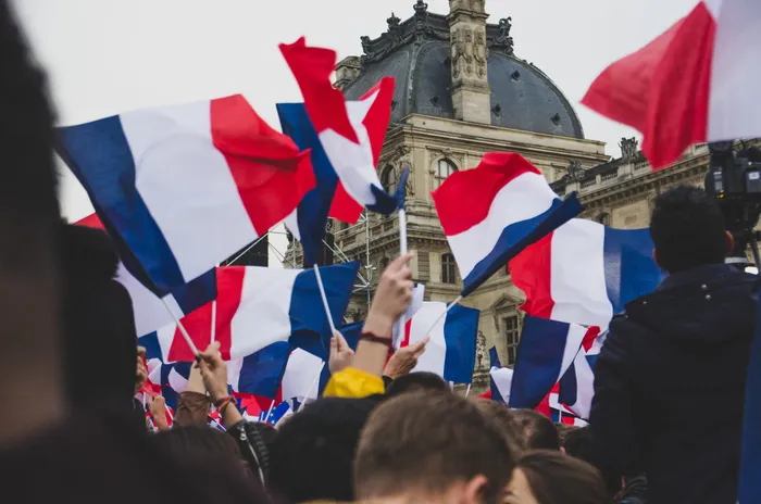 国旗、符号、人、人、法国、巴黎、卢浮宫、人群