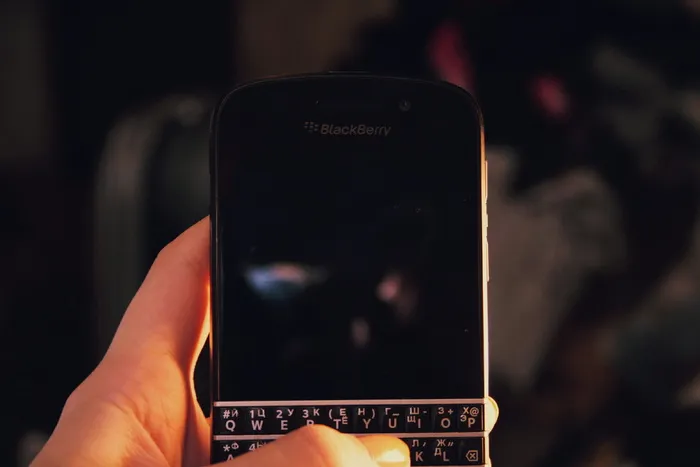 手机、黑莓手机、显示屏、手持设备、屏幕、黑色、智能手机、按键