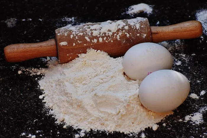 白色，鸡蛋，面粉，擀面杖，别针，烘焙，擀面杖，鸡蛋
