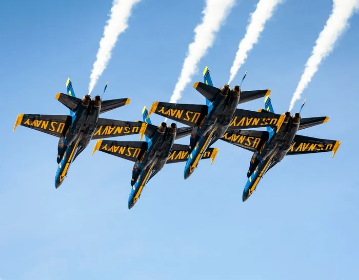 四架，喷气式战斗机，天空，黑色，蓝色，喷气式飞机，喷气式飞机，飞机