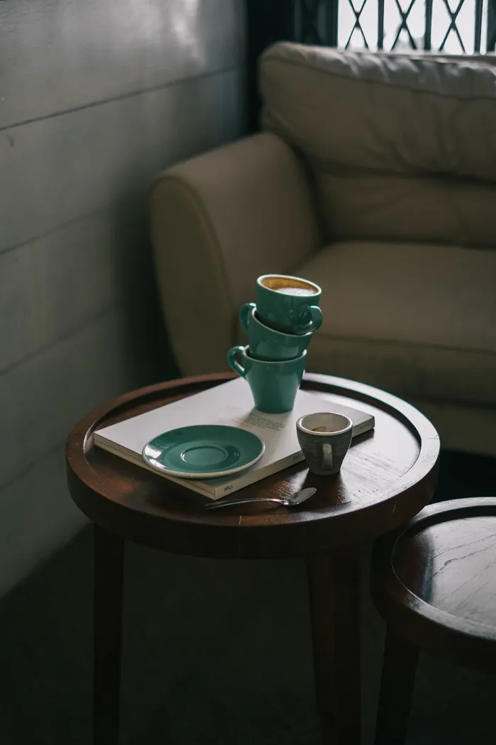 青色陶瓷茶杯，桌子，杯子，咖啡，浓缩咖啡，室内，亲属，设计