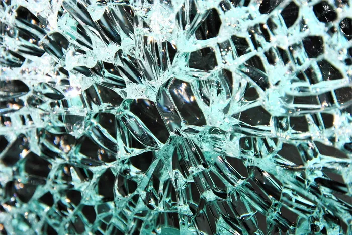 玻璃，玻璃破碎，破碎，圆盘，裂片，裂纹，事故，碎片