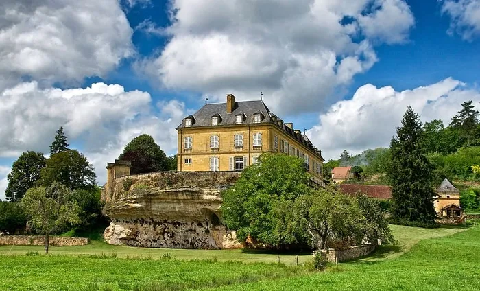 法国多尔多涅，罗克城堡，宫殿，豪宅，天空，云朵，风景