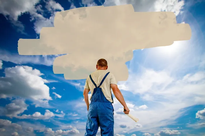 男人，抱着，痛辊，天空，云背景，房屋油漆工，气球，标签