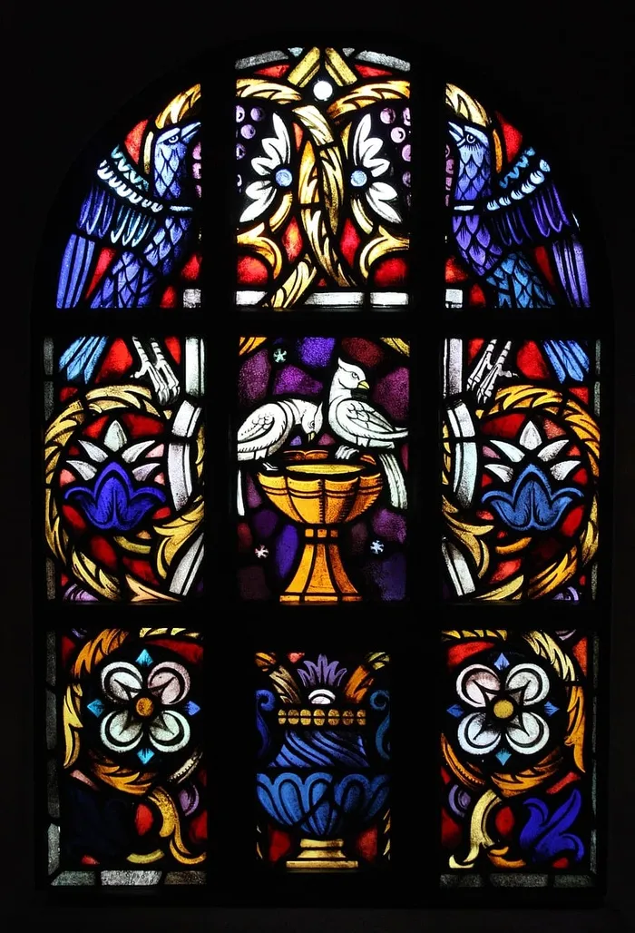 教堂窗户，鸽子，鸟，教堂，玻璃窗，彩色玻璃，彩色玻璃窗，基督教