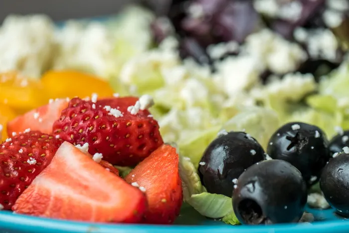 健康，食物，盘子，有机，草莓，生菜，橄榄，羊乳酪