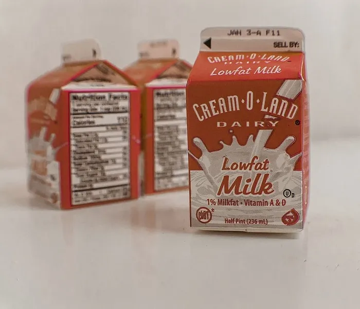 奶油-O-Land低脂牛奶盒