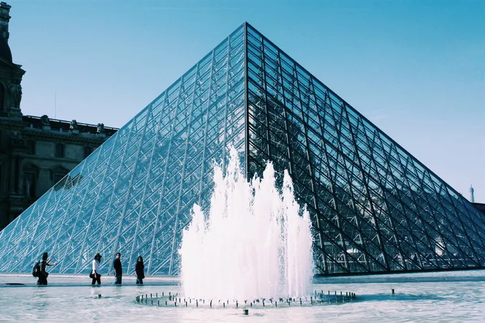 法国，巴黎，卢浮宫博物馆，建筑，蓝色，室外，水，喷泉