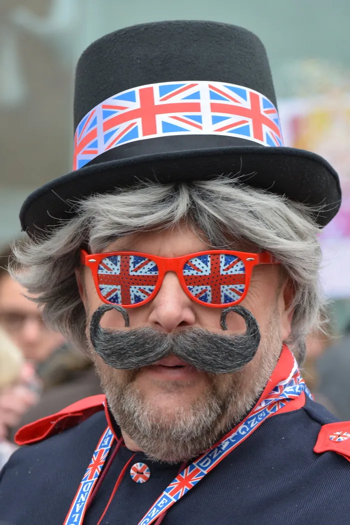 男子，穿着，英国国旗，上衣，帽子，太阳镜，户外，狂欢节