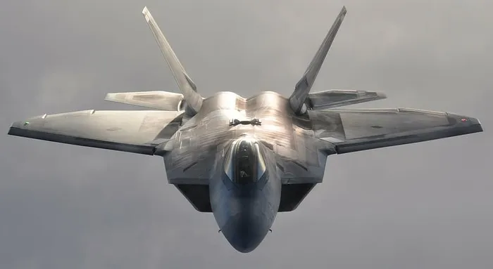灰色，黑色，战斗，喷气式飞机，军用喷气式飞机，飞行，飞行，f-22