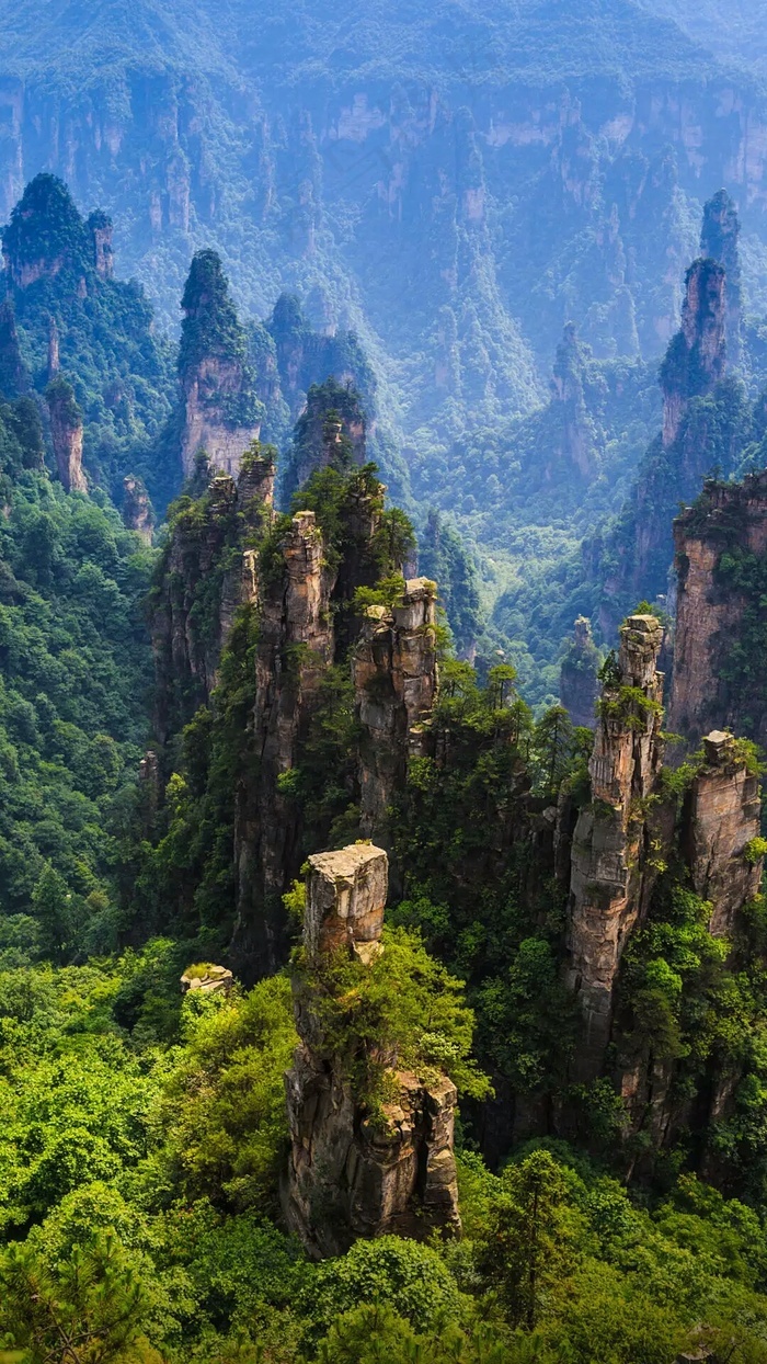 林立的石头山峰高清摄影图片