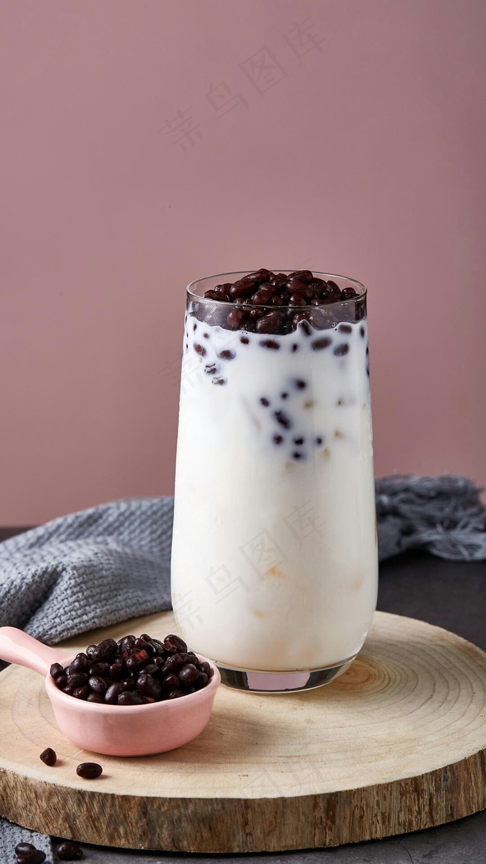 牛奶和黑豆高清摄影图片