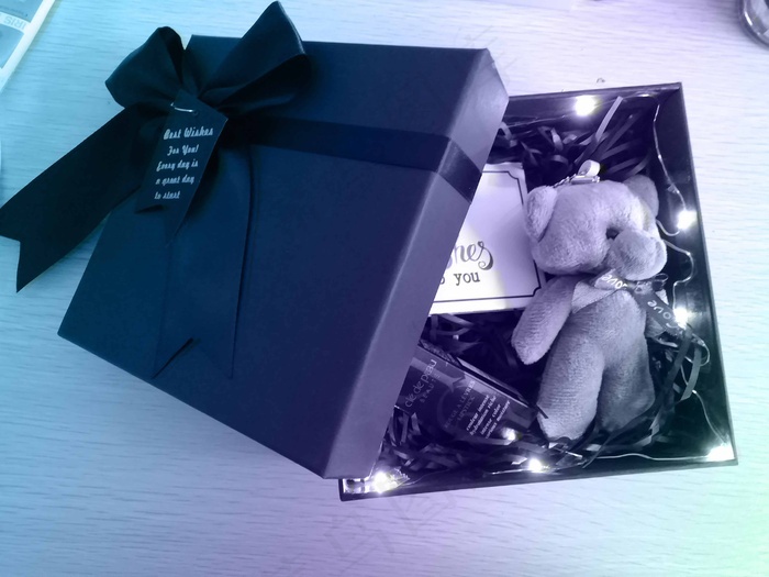 渐变色清新风炫彩生日礼物伴手礼实拍图