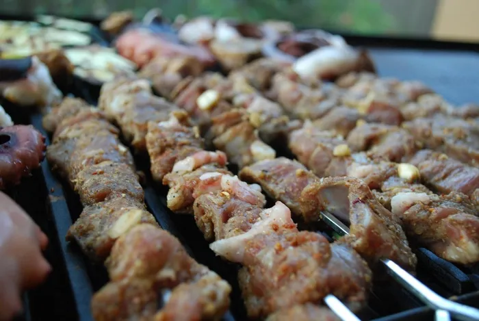 羊肉串,烤腰子,烤串,烤面筋,牛肉串,新疆烤羊肉串
