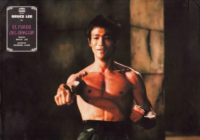 李小龙,肌肉男,胸肌,内裤,,1974年EL FUROR DEL DRAGON。龙的归来。李小龙