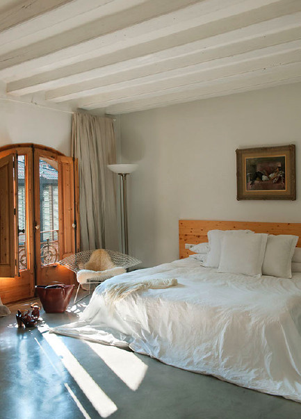 床室内一角酒店房间沙发卧室在巴塞罗那旧城区出售的现代三卧室公寓