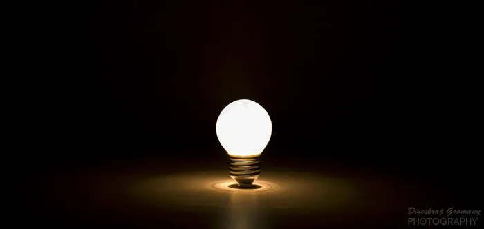 灯泡,白炽灯,台灯,吸顶灯,无极灯,桌上的灯泡