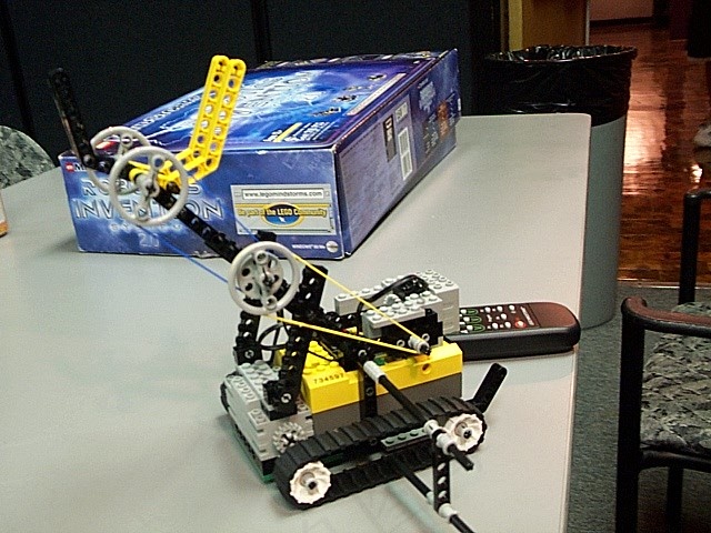 乐高小型机器人10零件图片
