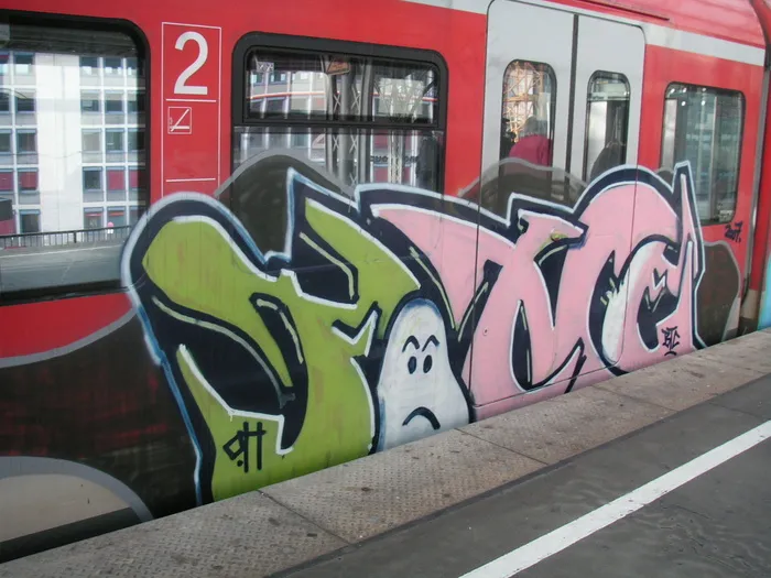 街头涂鸦,巴士,火车,列车,卡通图像,one